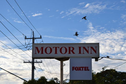 Oasis Motor Inn - Tourism Townsville 2