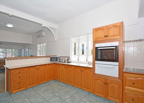 Ocean Breeze Hervey Bay - Tourism Townsville 1