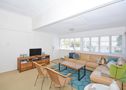 Ocean Breeze Hervey Bay - Tourism Townsville 2