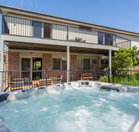 Ocean Breeze Retreat - with spa and space - Tourism Townsville