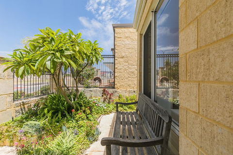 Ocean Keys Cottage - Free WiFi - Tourism Townsville 2