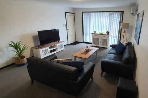 Ocean Pearl Villa - Tourism Townsville 1