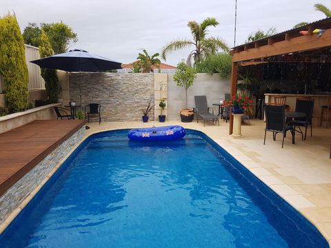 Ocean Reef Homestay - Tourism Townsville 2