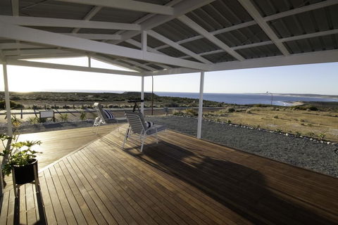Ocean View Retreat - Tourism Townsville 1