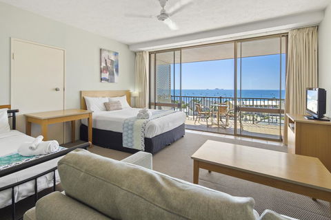 Ocean View Studio 14A - Tourism Townsville 3