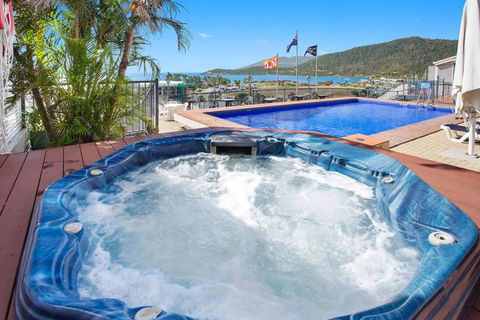 Ocean View Studio 9A - Tourism Townsville 1