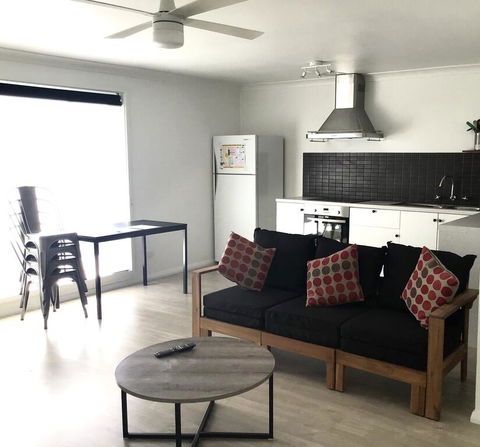 Ocean View Villas - Tourism Townsville 0