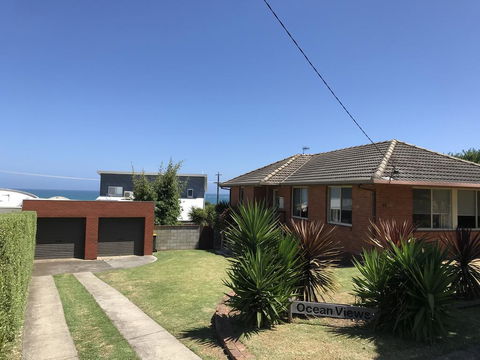 OCEAN VIEWS - Tourism Townsville 0