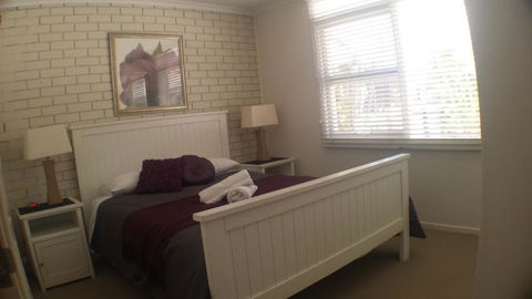 Oceana Holiday Units - Tourism Townsville 1