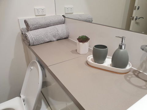 Oceanic Apartment - Tourism Townsville 2