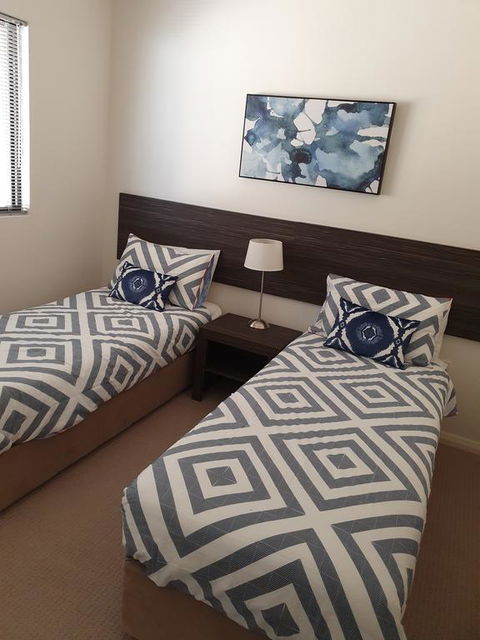Oceanic Apartment - Tourism Townsville 0