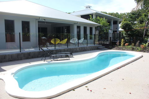 Oceans Edge Reef Retreat - Tourism Townsville 0