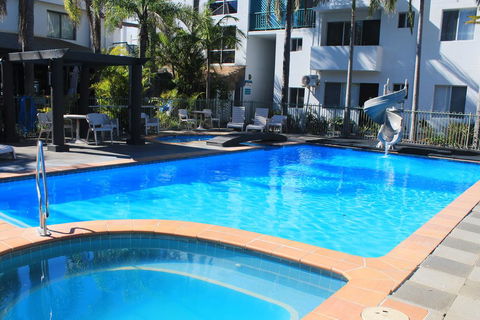 Oceanside Hawks Nest - Tourism Townsville 0