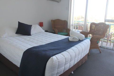 Oceanside Hawks Nest - Tourism Townsville 3
