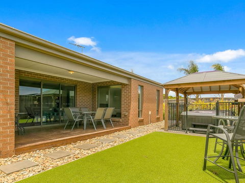 Ohana On The Island - Tourism Townsville 3