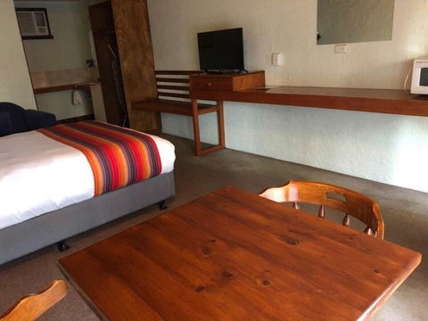 Olde Horsham Motor Inn - Tourism Townsville 2