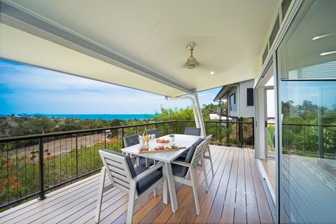 Oleander Holiday Home - Airlie Beach - Tourism Townsville 1