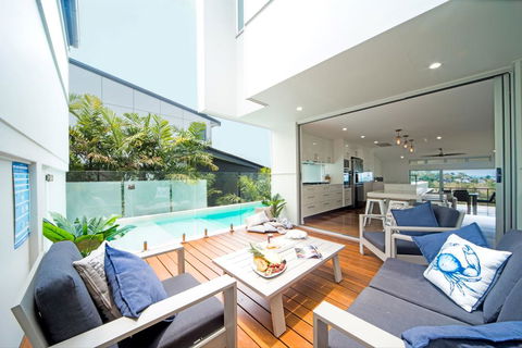 Oleander Holiday Home - Airlie Beach - Tourism Townsville 3