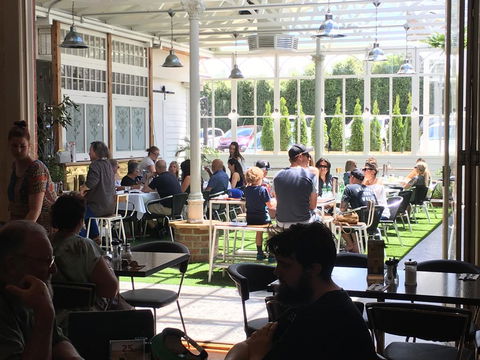 Oscars Hotel And Cafe Bar - Tourism Townsville 2