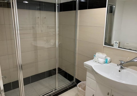 Outrigger Burleigh - Tourism Townsville 3