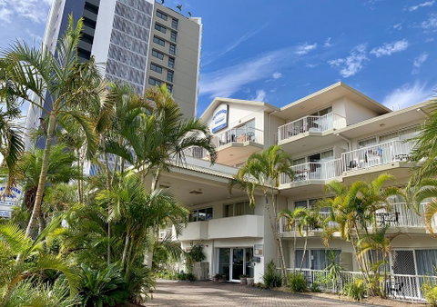 Outrigger Burleigh - Tourism Townsville 0