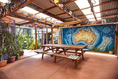 Ozzie Pozzie Backpackers - Port Macquarie YHA - Tourism Townsville 3