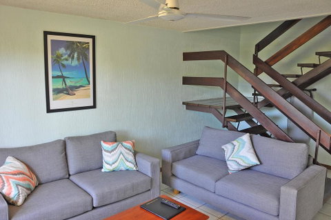 Palm Waters Holiday Villas - Tourism Townsville 0