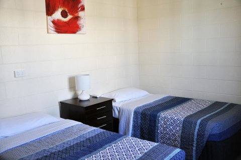 Palm Waters Holiday Villas - Tourism Townsville 2