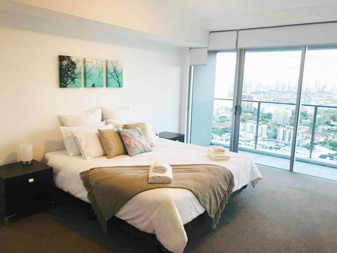 Panoramic Views Gold Coast Free WiFi Free Netflix - Tourism Townsville 1