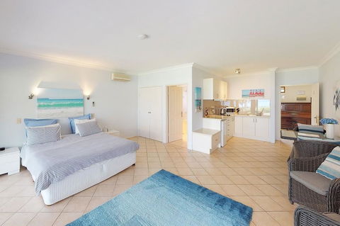 Paradise Beach Apartments - Tourism Townsville 2