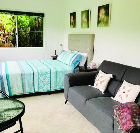 Paradise Eco B & B - Tourism Townsville 0