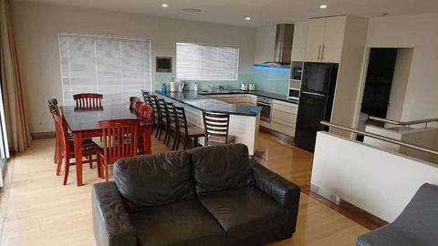 Paradise Escapes - Tourism Townsville 2