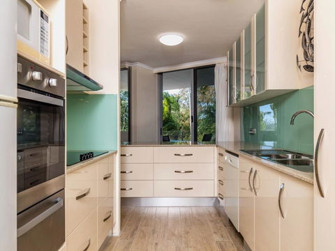 Paringa 8 - Palm Cove - Tourism Townsville 1