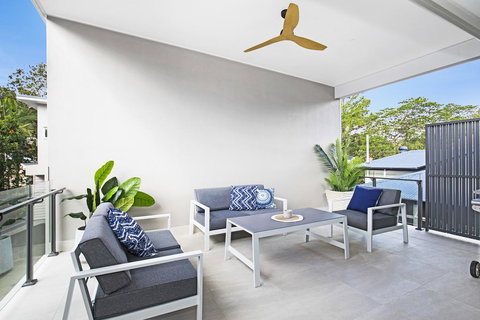 Park Avenue Terrace House Sleeps 9 - Tourism Townsville 2