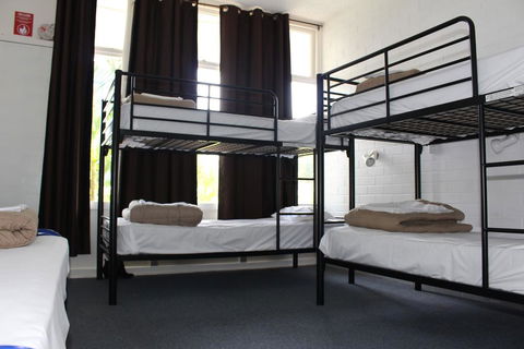 Park Beach Hotel Motel - Tourism Townsville 3