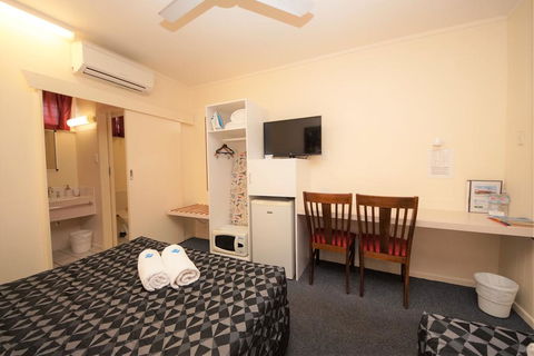 Parkside Motel & Licensed Restaurant - Tourism Townsville 2