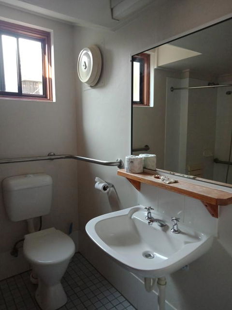 Parkway Motel - Tourism Townsville 3