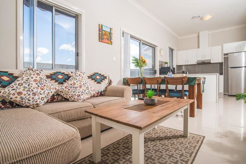 PEACEFUL 2Kingbed RootyHill Townhouse Near Station - Tourism Townsville 0