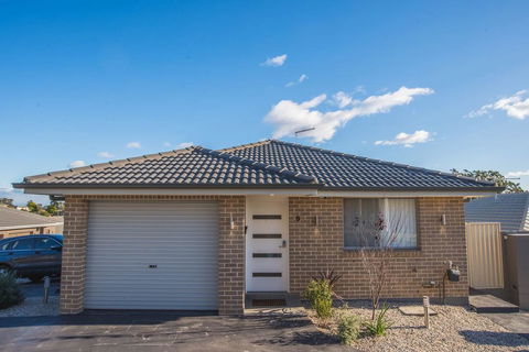 PEACEFUL 2Kingbed RootyHill Townhouse Near Station - Tourism Townsville 2