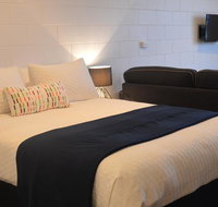 Penguin Seaside Motel - Tourism Townsville