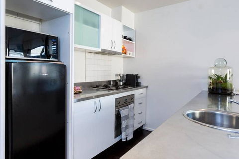 Penthouse At Graffiti Laneways & Top Restaurants - Tourism Townsville 1