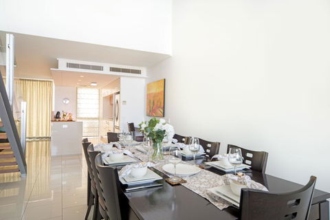 Penthouse At Peninsula - Tourism Townsville 3