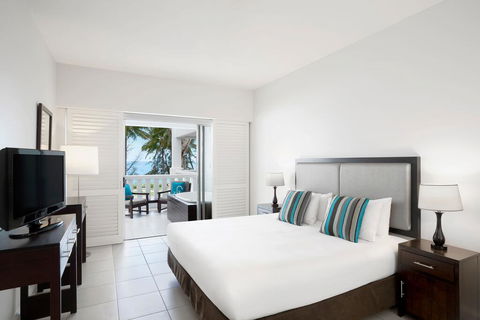 Peppers Beach Club & Spa - Tourism Townsville 3