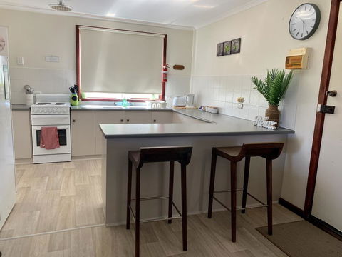 Pine View Holiday Rental - Tourism Townsville 1