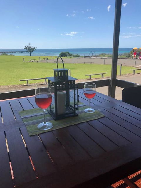 Pine View Holiday Rental - Tourism Townsville 3