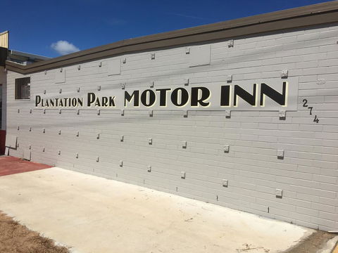 Plantation Park Motor Inn - Tourism Townsville 0