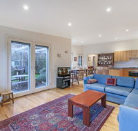 Plovers Rest - central 3 bedroom cottage with small orchard - Tourism Townsville