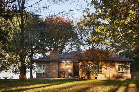 Polperro Farmhouse - Tourism Townsville 0