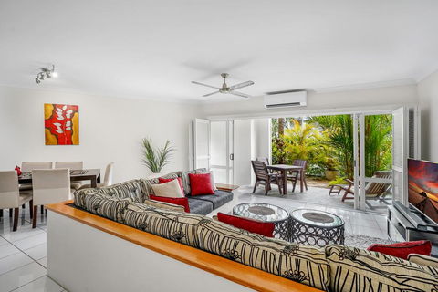 Poolside Apt In Alamanda Beachfront Resort (52) - Tourism Townsville 0