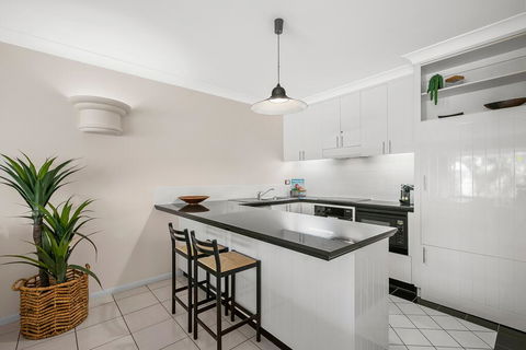 Poolside Apt In Alamanda Beachfront Resort (88) - Tourism Townsville 2